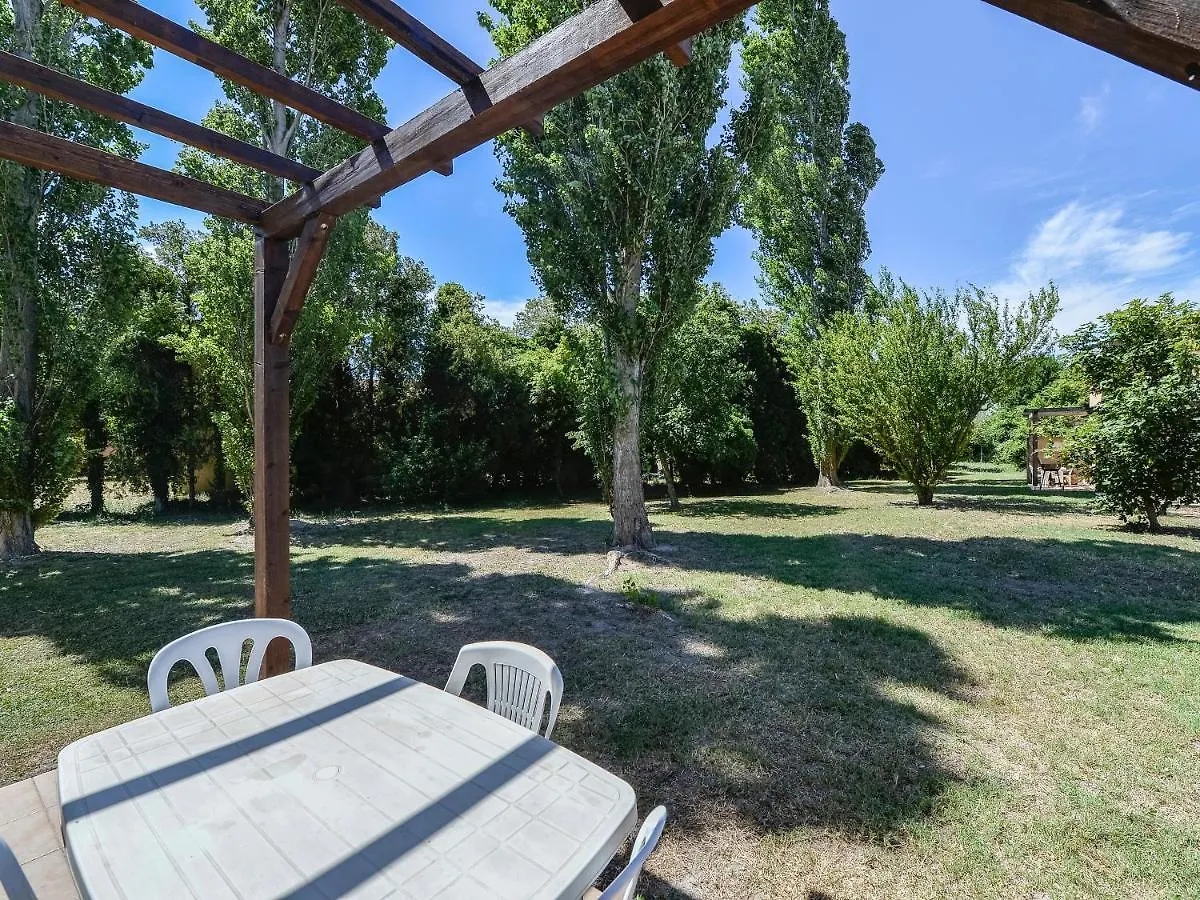 Residence Sun Hols Les Rives du Lac Saint-Saturnin-lès-Avignon Village de vacances