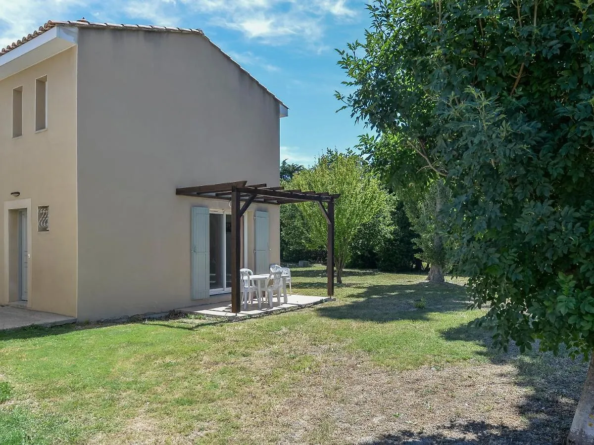 Residence Sun Hols Les Rives du Lac Saint-Saturnin-lès-Avignon 0*,  France